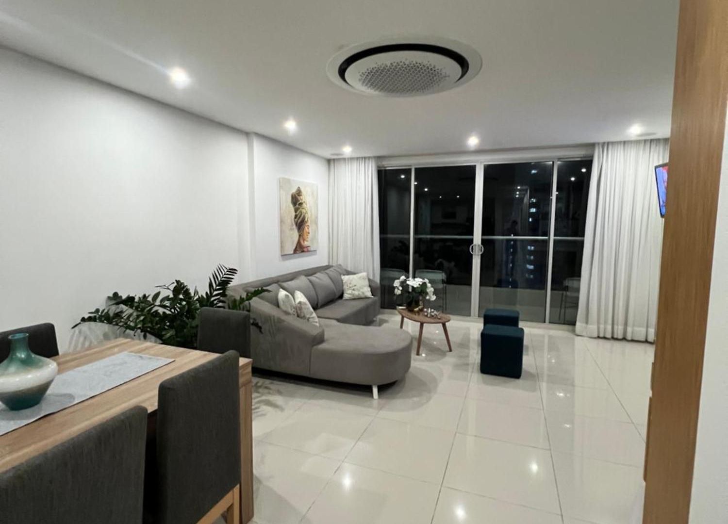Seaview Elegance Apartamento