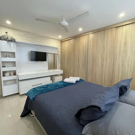 Seaview Elegance Apartamento